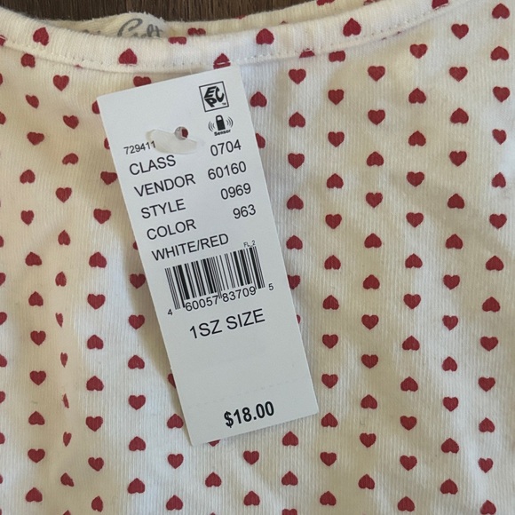 Brandy Melville Cream Camisole with Red Hearts - Picture 2 of 4